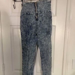 High-Waisted Stretchy Jeans